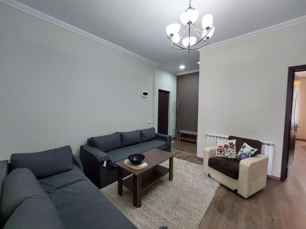 דירות באטומי Helen'S House מראה חיצוני תמונה
